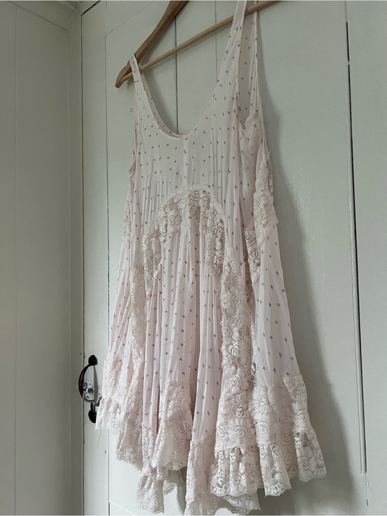 Free People Dresses & Skirts - Free People Blush Pink Lace-Trim Mini Dress
